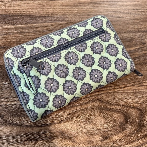 Vera Bradley Nomadic Blossoms Turnlock Zip Around Clutch Wallet and Coin Purse - Picture 7 of 8